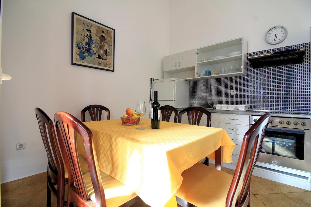 Apartman Maja Pjescana Pjescana Uvala Exterior foto