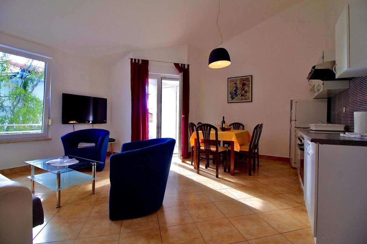 Apartman Maja Pjescana Pjescana Uvala Exterior foto