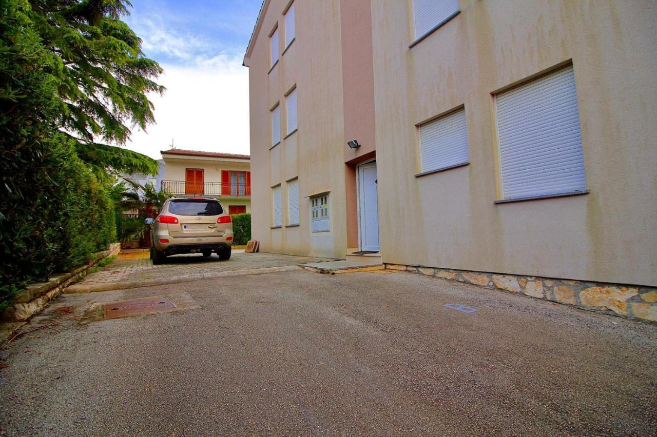 Apartman Maja Pjescana Pjescana Uvala Exterior foto