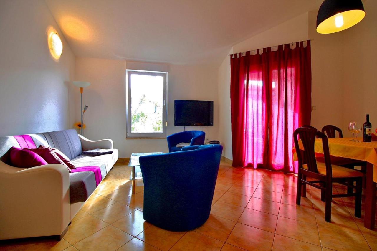 Apartman Maja Pjescana Pjescana Uvala Exterior foto