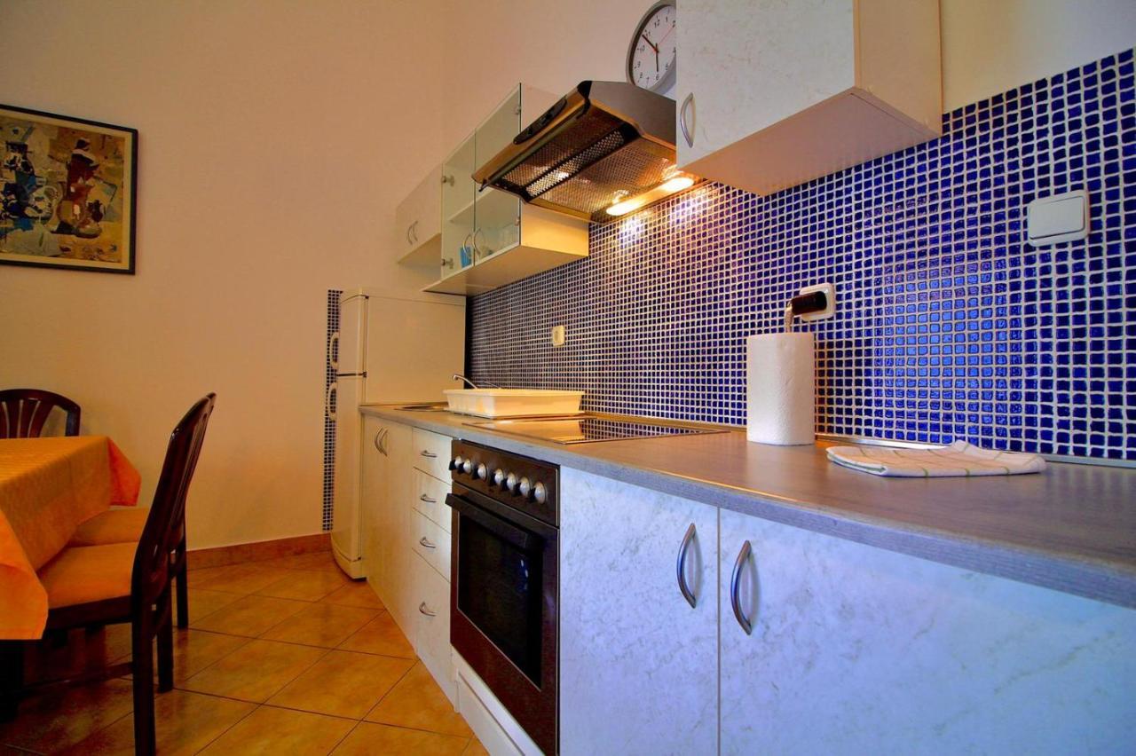 Apartman Maja Pjescana Pjescana Uvala Exterior foto