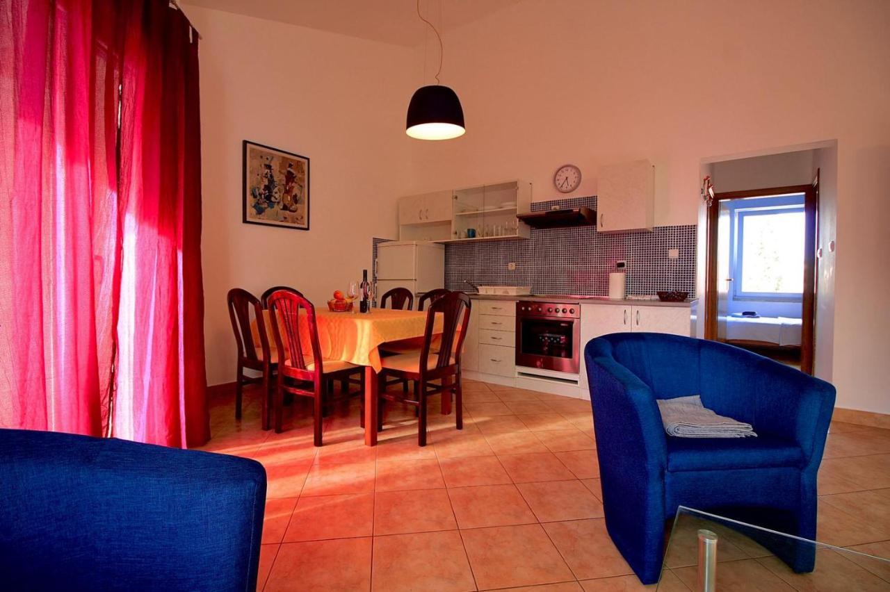 Apartman Maja Pjescana Pjescana Uvala Exterior foto